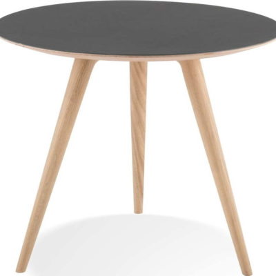 Odkládací stolek z dubového dřeva s černou deskou Gazzda Arp