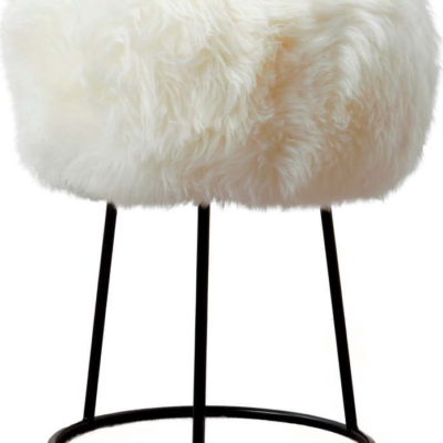 Stolička s bílým sedákem z ovčí kožešiny Native Natural