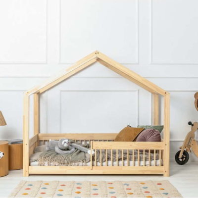 Domečková dětská postel z borovicového dřeva v přírodní barvě 80x160 cm Mila RMW – Adeko