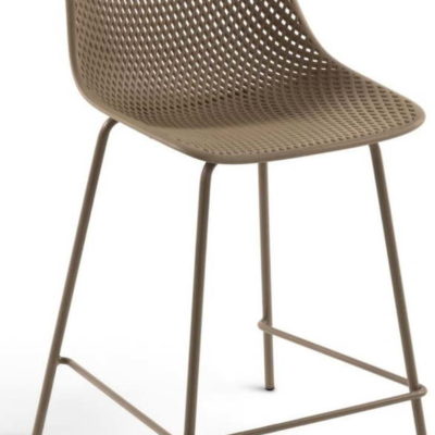 Béžová kovovo-plastová zahradní barová židle Quinby – Kave Home